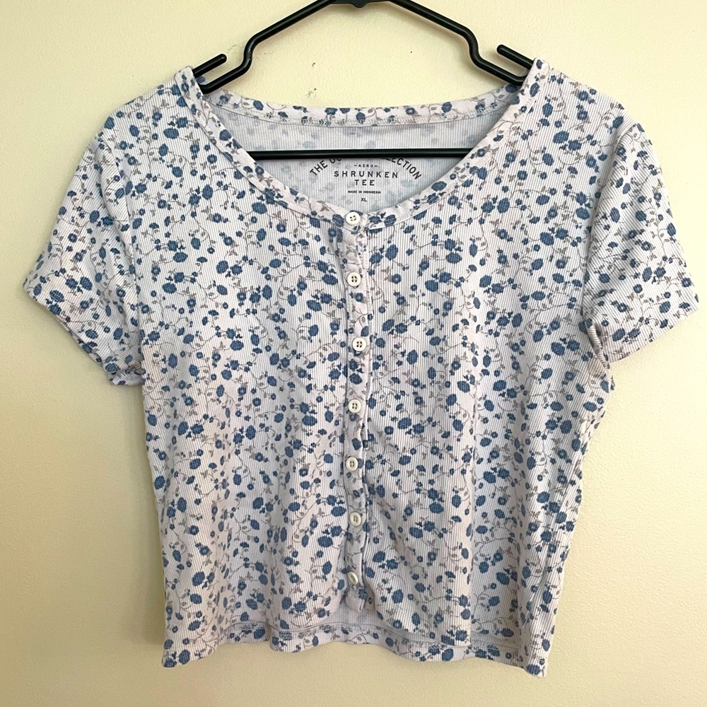Aeropostale Floral Cropped Top
